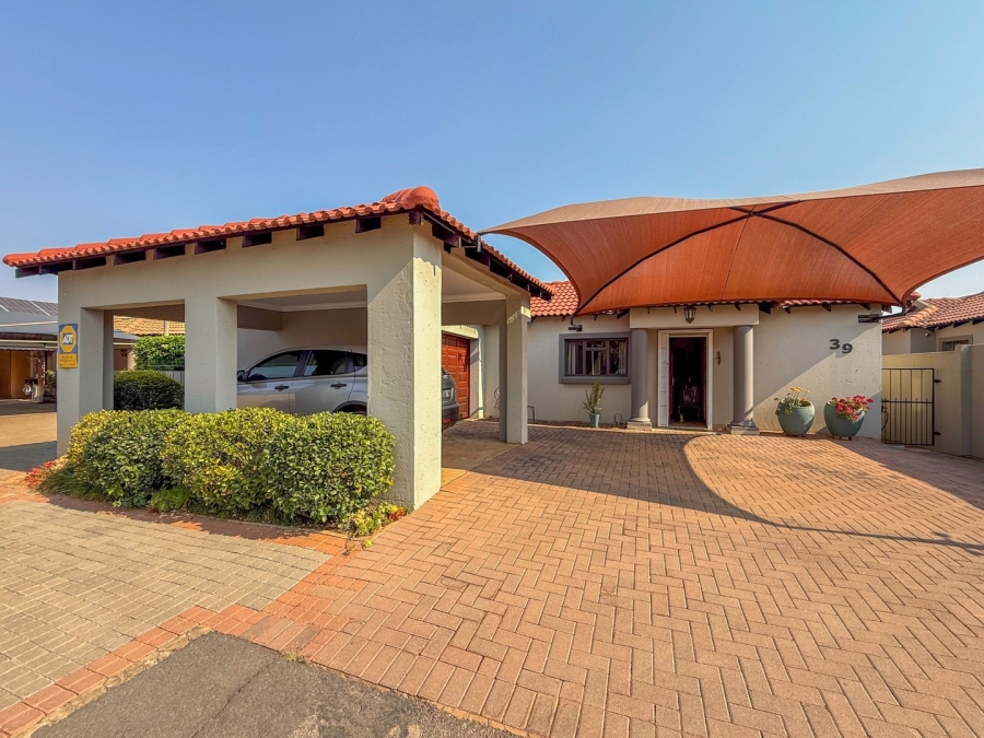3 Bedroom Property for Sale in Melodie North West